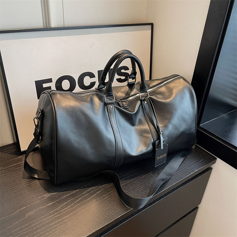 VintageLuxe Leather Duffle – Travel with Tech - New