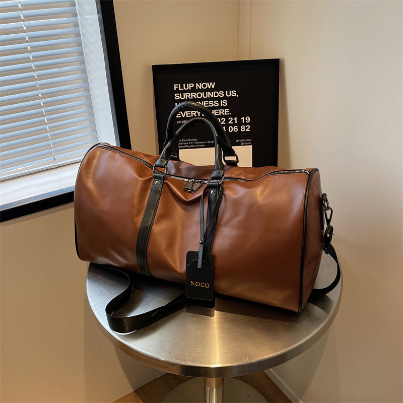 VintageLuxe Leather Duffle – Travel with Tech - New