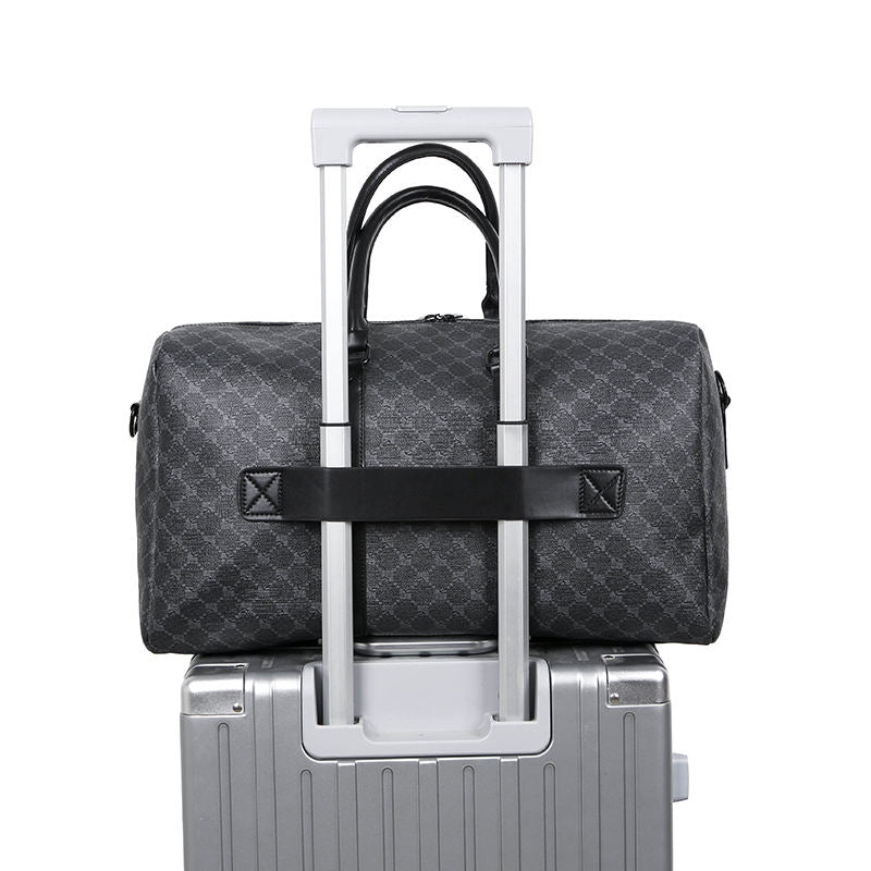 duffel bag with black strap for trolly support